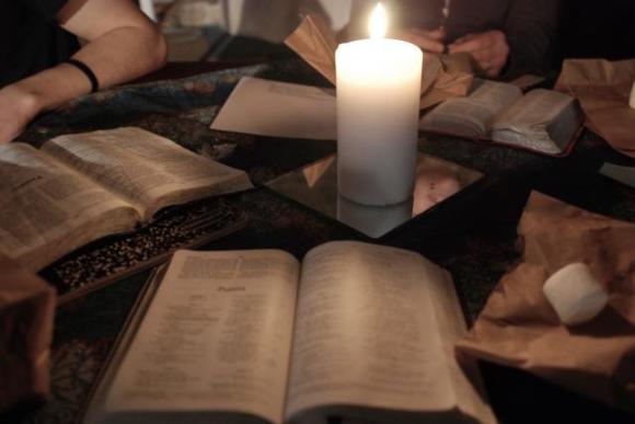 bible_study_candlelight